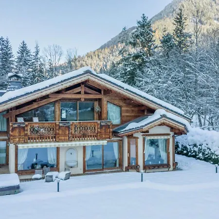 6br Savoyard Chalet - What'app - 0039-3512-039-610 - For Reservations! Вилла Шамони
