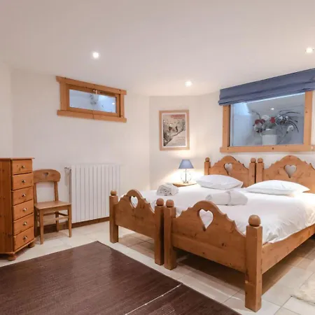 Вилла 6br Savoyard Chalet - What'app - 0039-3512-039-610 - For Reservations!