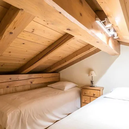 6br Savoyard Chalet - What'app - 0039-3512-039-610 - For Reservations! Шамони